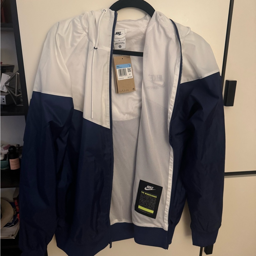 Nike Men's Navy and White Windbreaker - WINDRUNNER WOVEN LINED JACKET